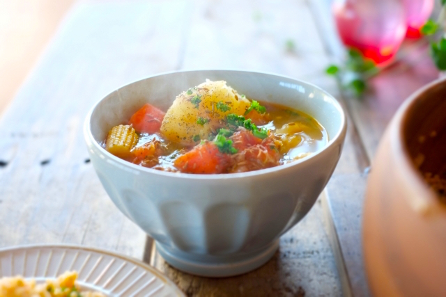 ダイエット中の夜ご飯：炊飯器で作る野菜スープ