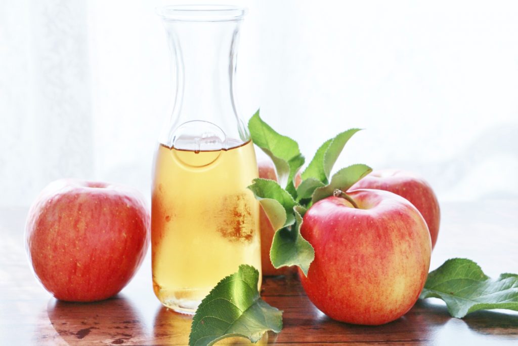 リンゴ酢ダイエットが効果的って本当？飲み方や気をつけるべきポイントについて